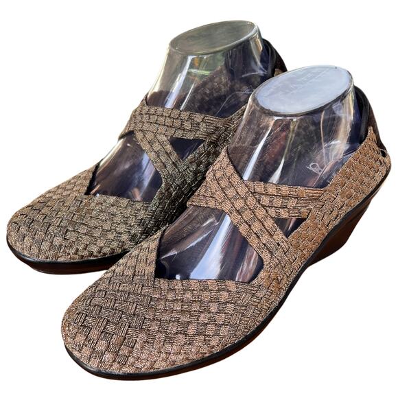 CORKYS Wishbone Women's 10 Woven Wedge Shoes Comfort Slip On Gold Black - Picture 2 of 11